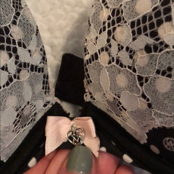 Body by Victoria push up bra! - Picture 2 of 5